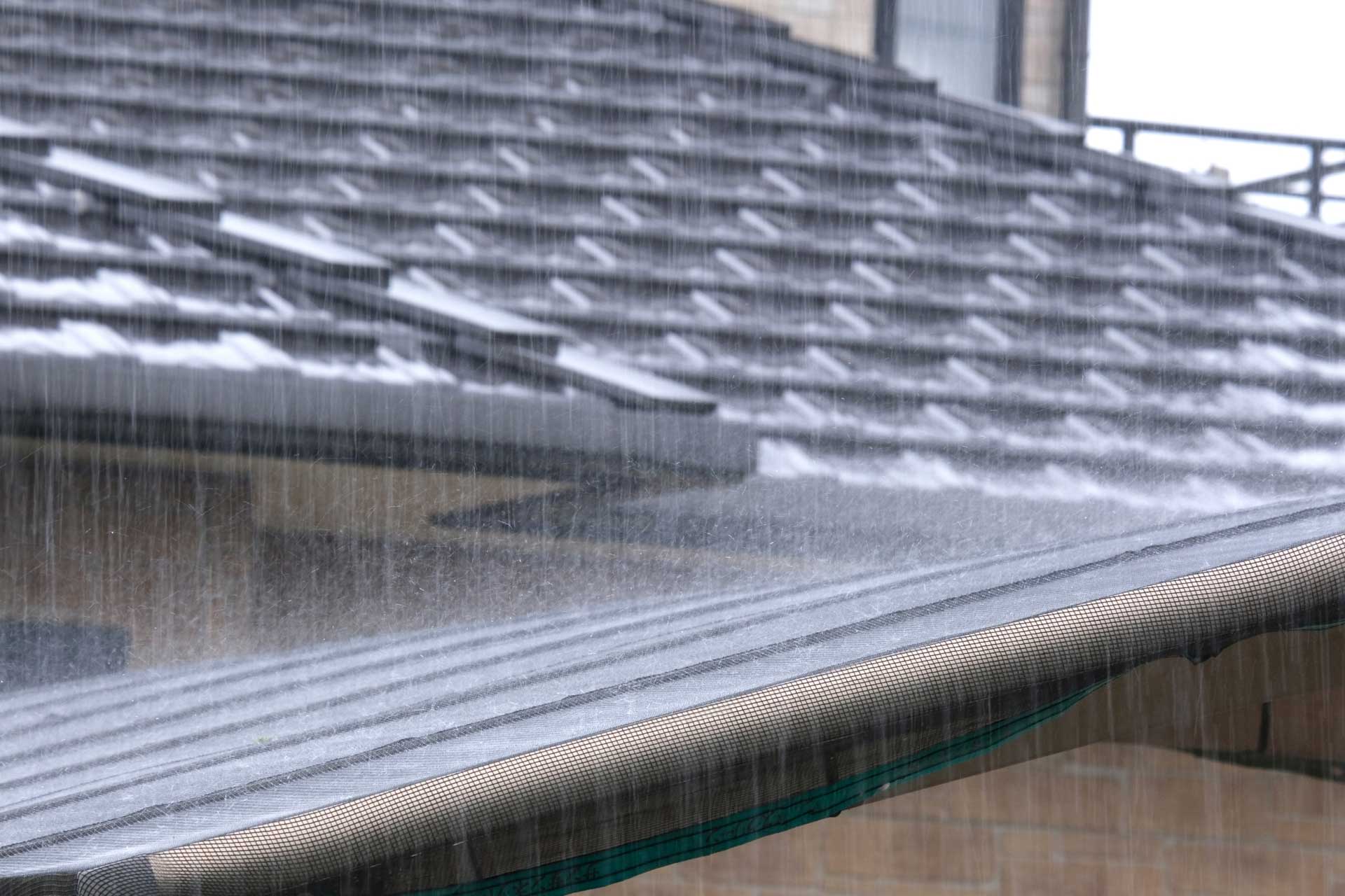 屋根雨漏り応急処置